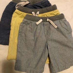 Boys Cat & Jack shorts elastic waist size 5T
